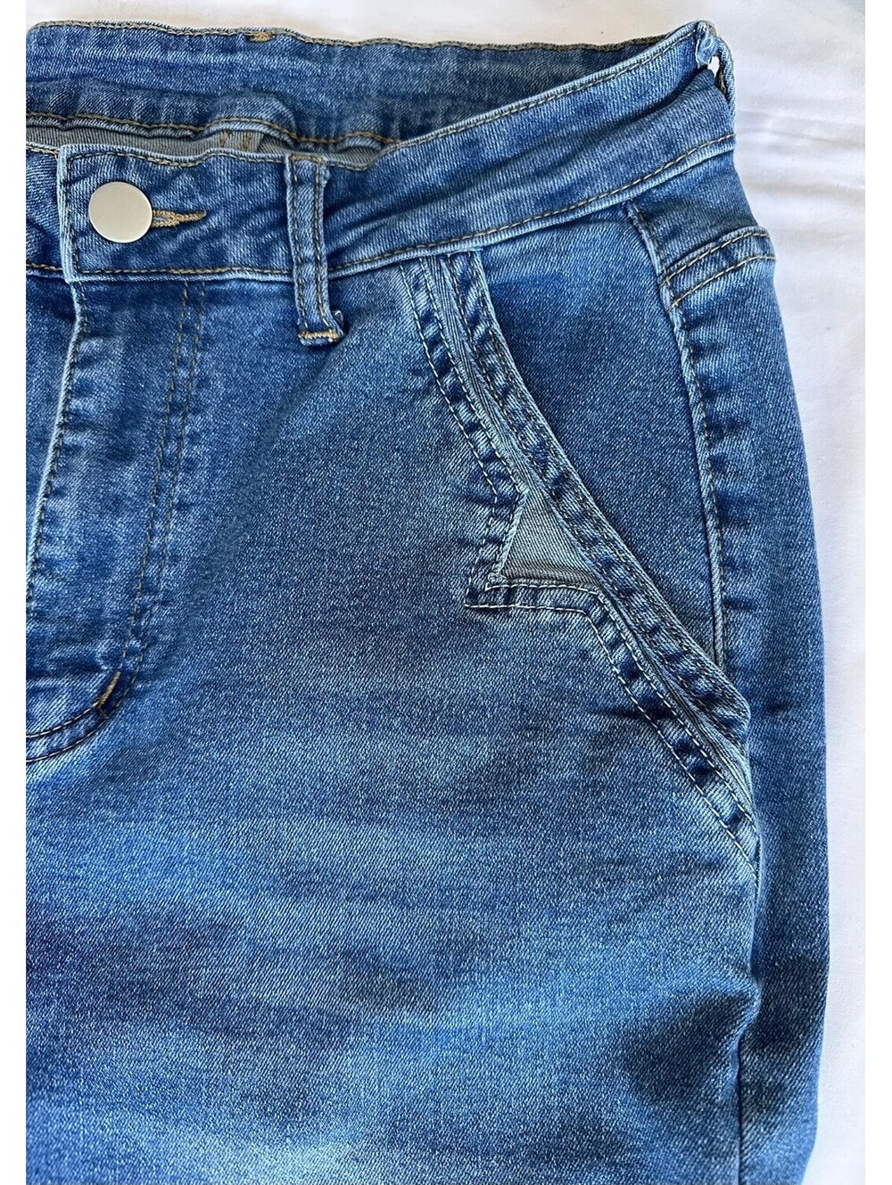 Flamingals Size Medium High Rise Wide Leg Stretch Jeans Medium Wash - Picture 2 of 10